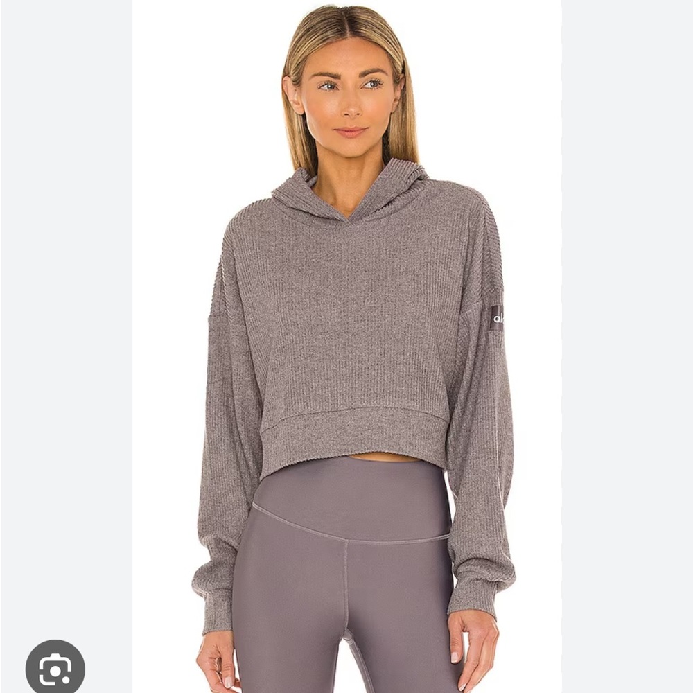 NWOT Alo yoga muse hoodie in lavender dusk heather